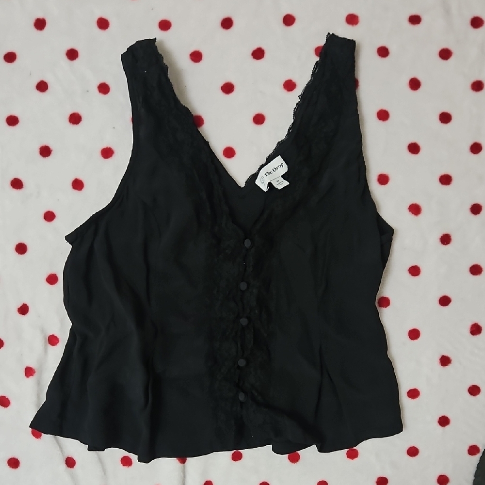 Black Ruffled Buttoned Cropped Tank Top